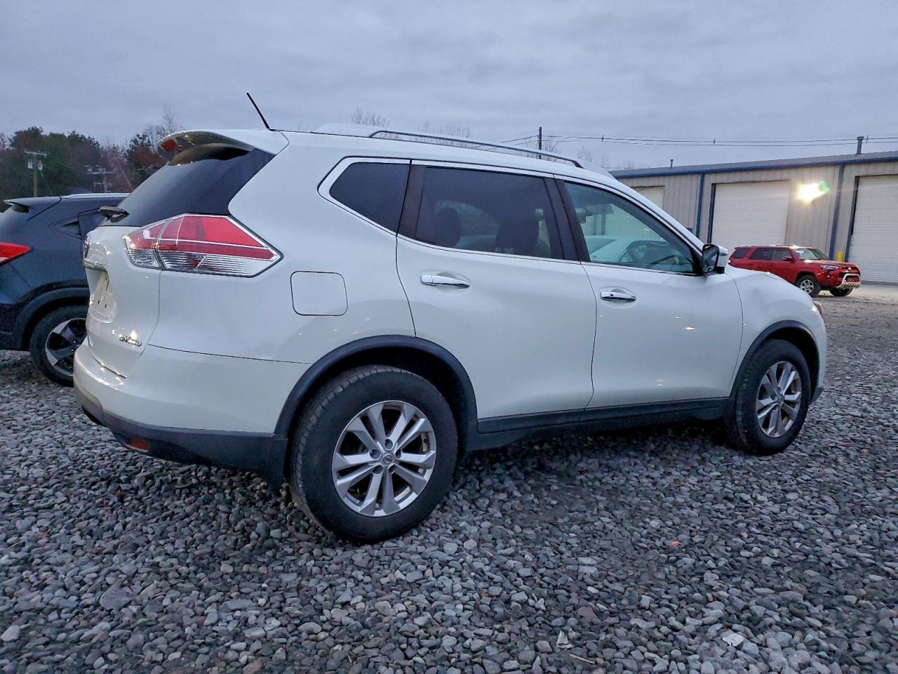 2016 Nissan Rogue S - Image 3
