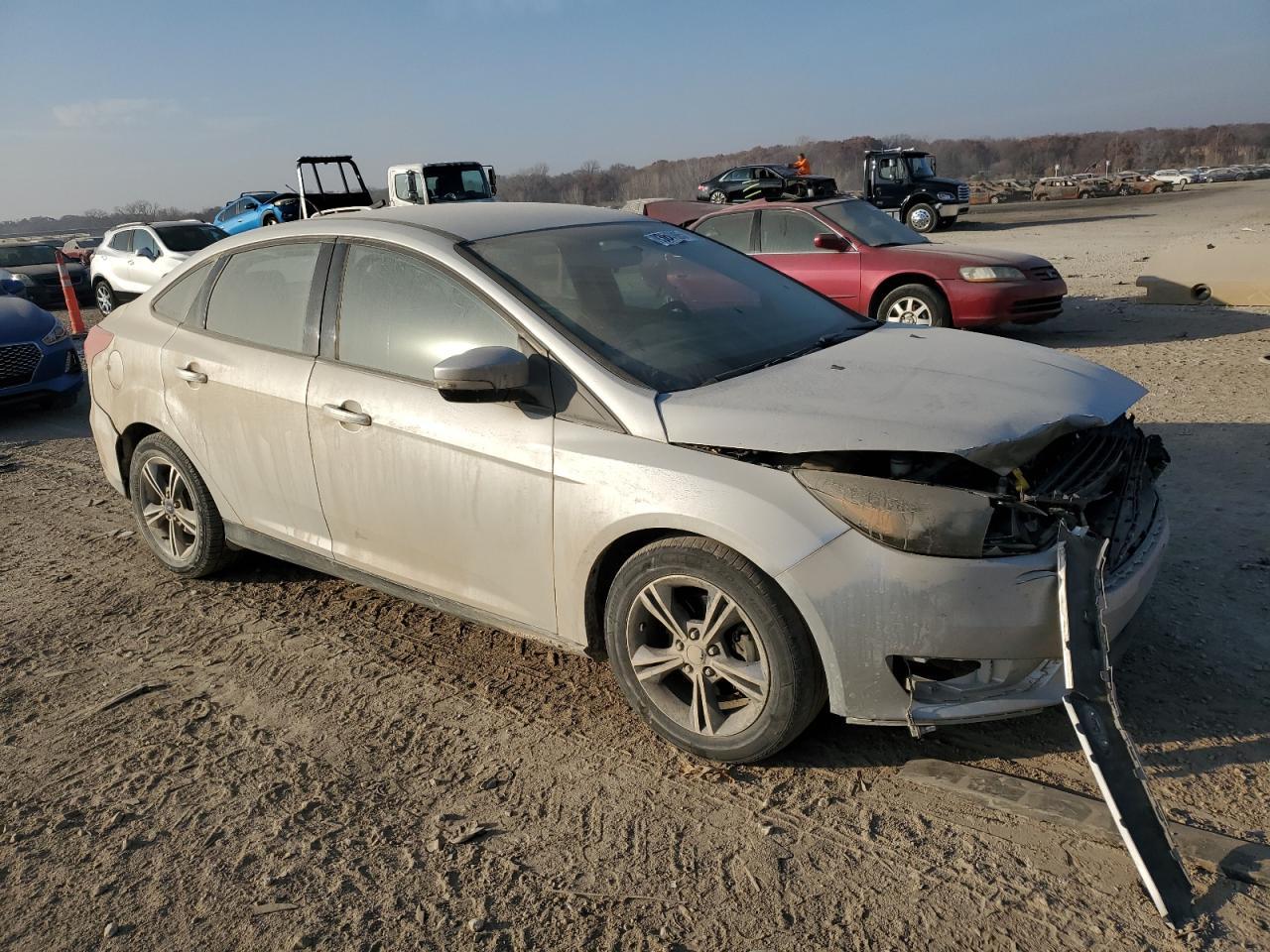 2017 Ford Focus Se - Фото 4