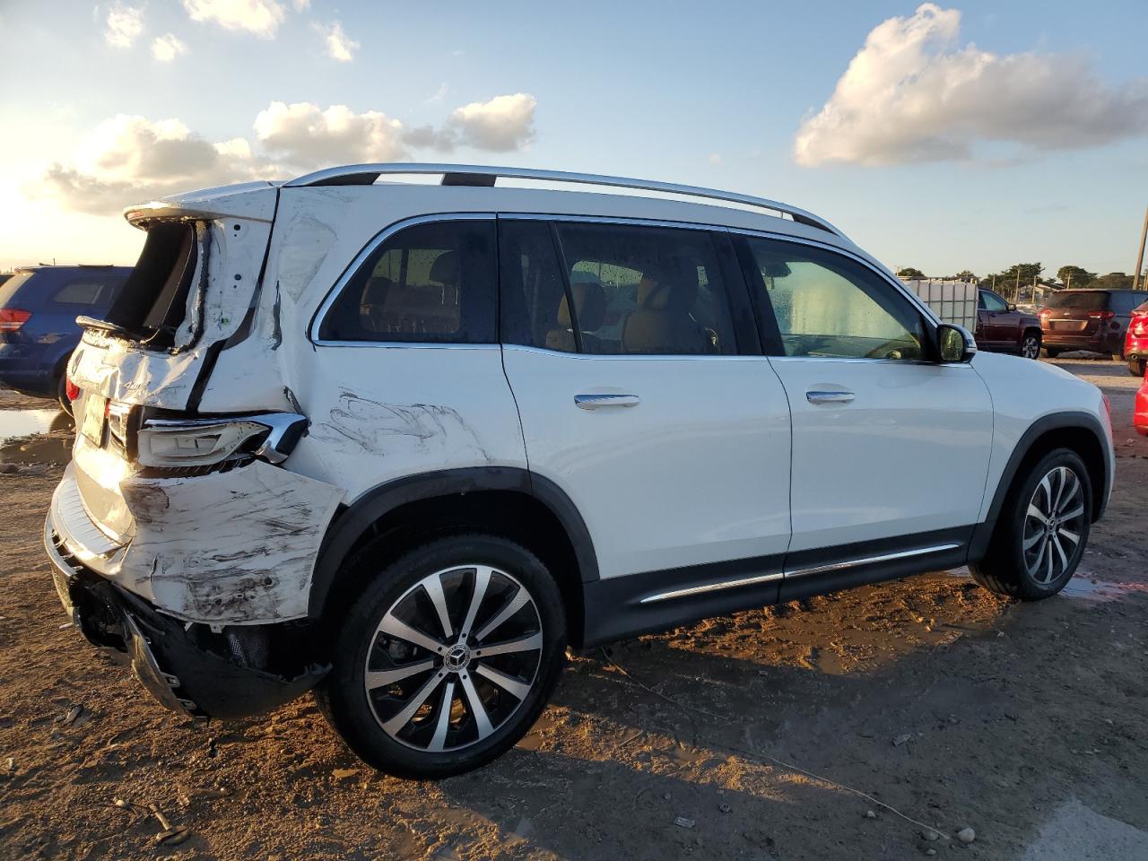 2022 Mercedes-Benz Glb 250 4Matic - Фото 3