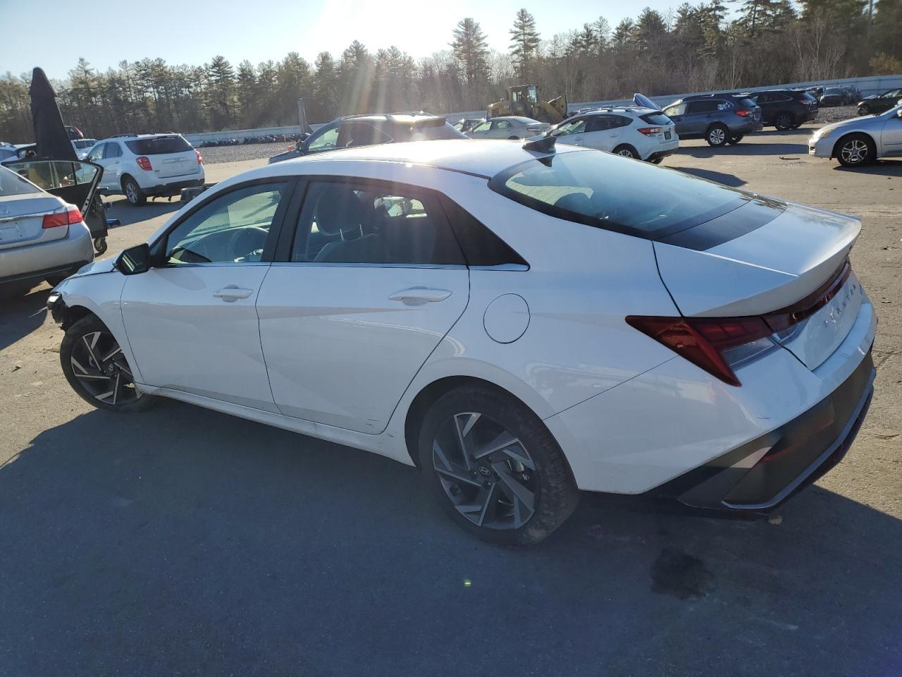 2025 Hyundai Elantra Limited - Фото 2