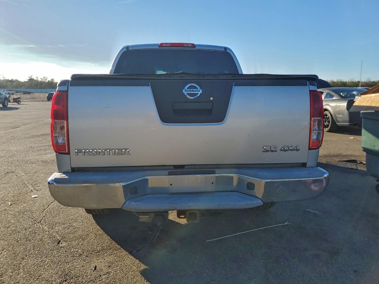 2007 Niss Frontier Crew Cab Le - Image 6