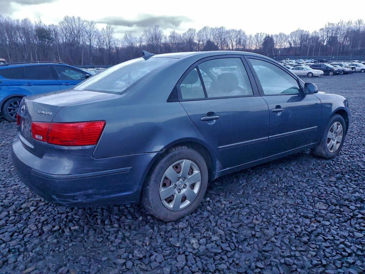 2009 Hyundai Sonata - Image 3