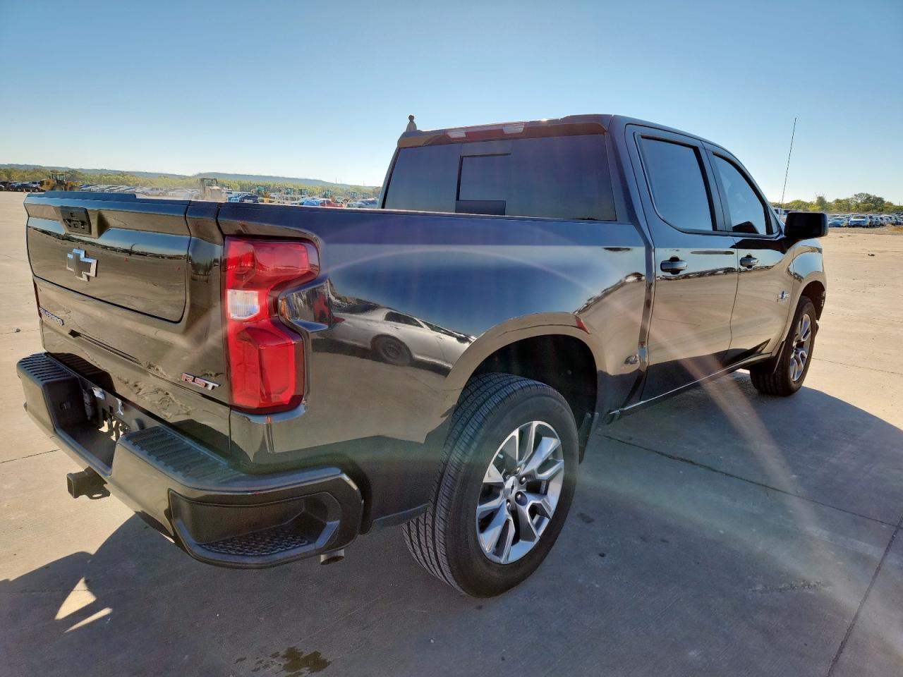 2021 Chevrolet Silverado C1500 Rst - Фото 3