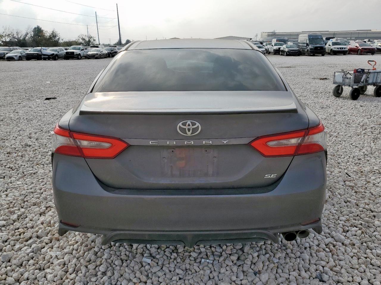 2018 Toyota Camry L - Фото 6