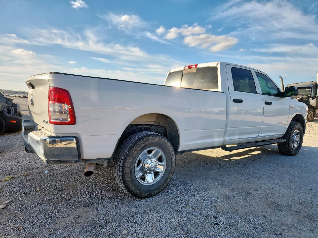 2022 Ram 2500 Tradesman - Фото 3