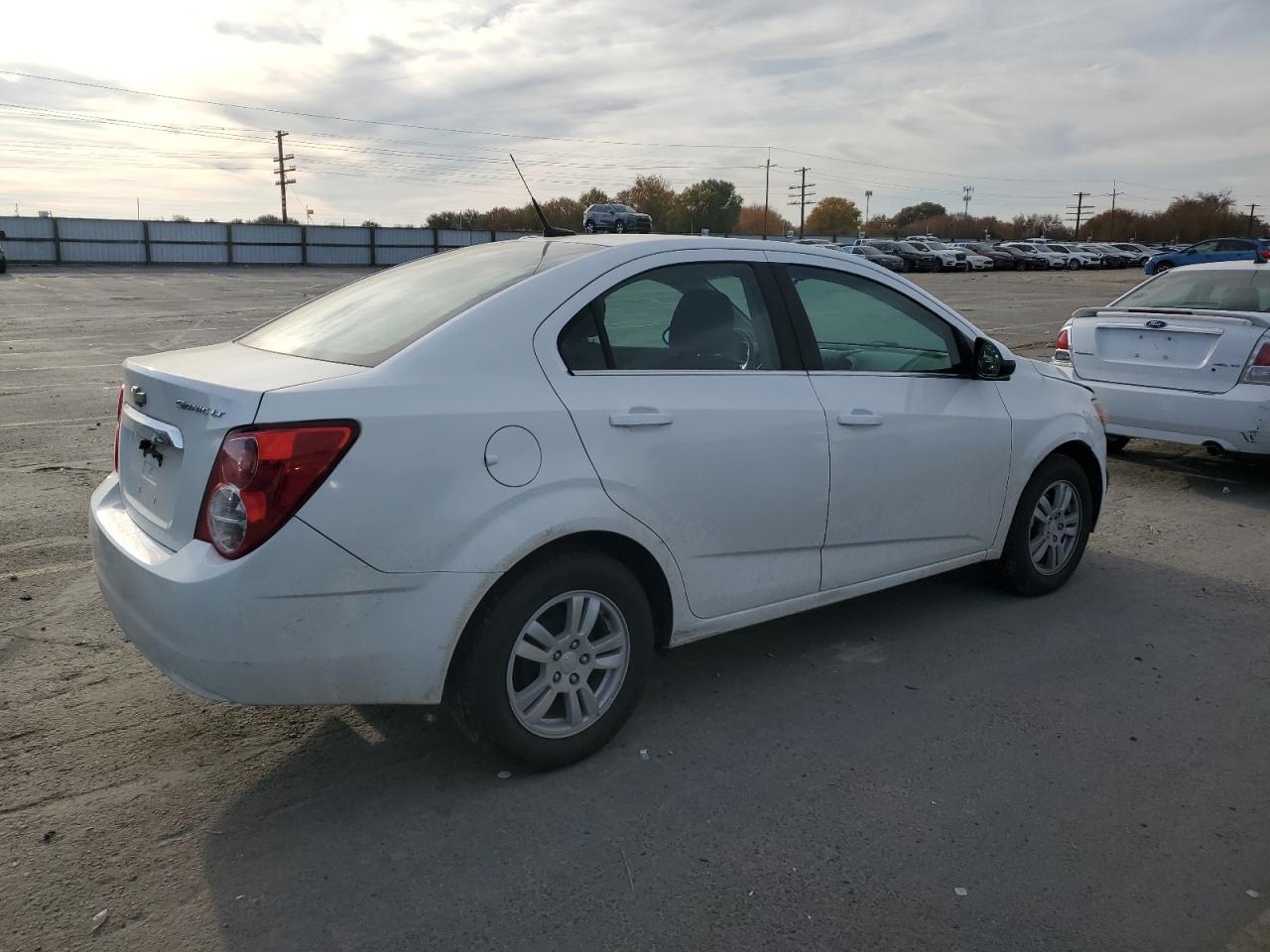 2014 Chevrolet Sonic Lt - Image 3