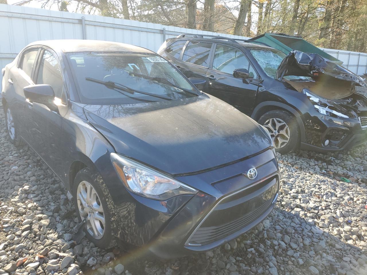 2017 Toyota Yaris Ia - Фото 4