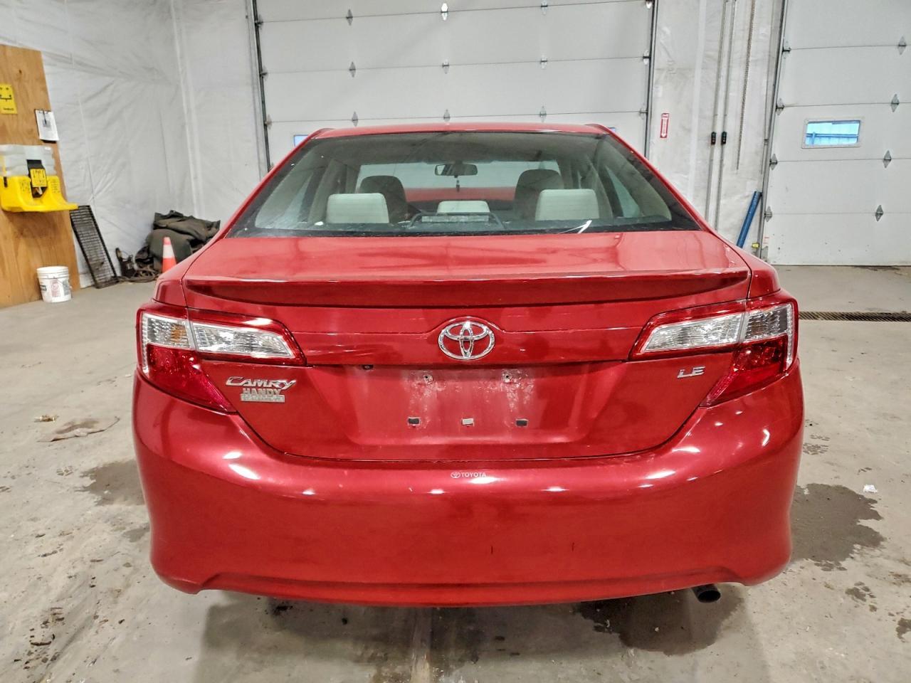2014 Toyota Camry L - Фото 6