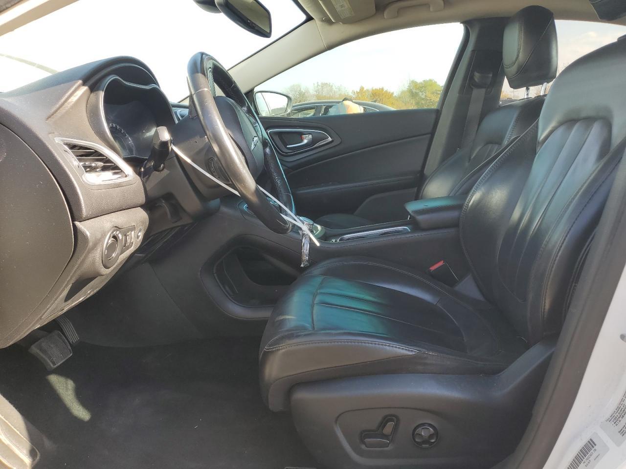 2016 Chrysler 200 Limited - Фото 7