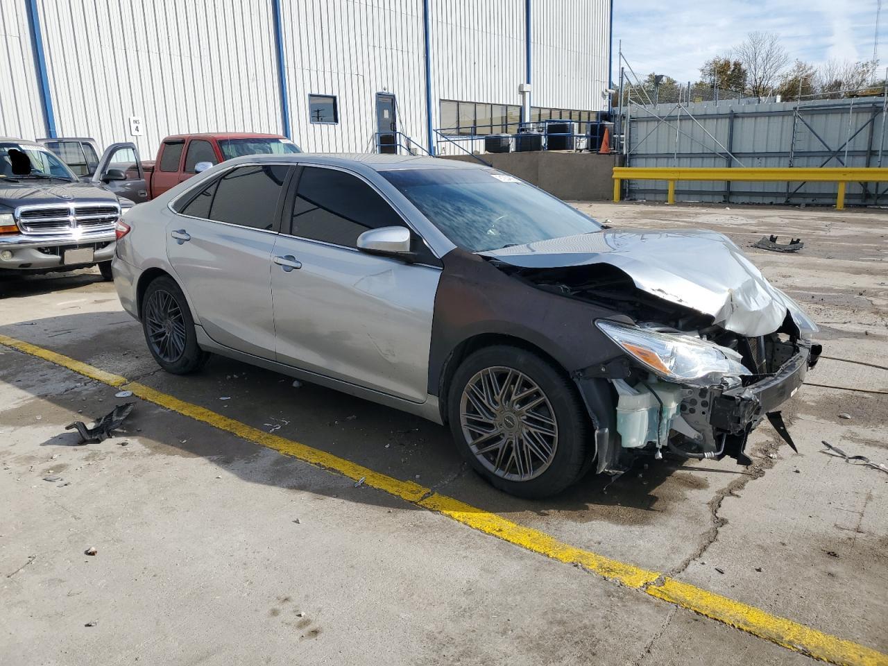 2015 Toyota Camry Le - Image 4