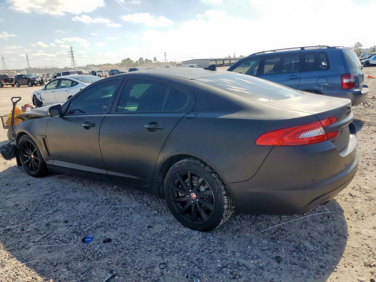 2014 Jaguar Xf - Фото 2