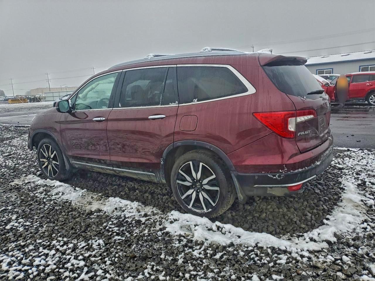 2021 Honda Pilot Touring - Image 2