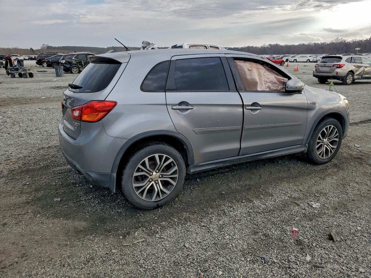 2016 Mitsubishi Outlander Sport Es - Фото 3