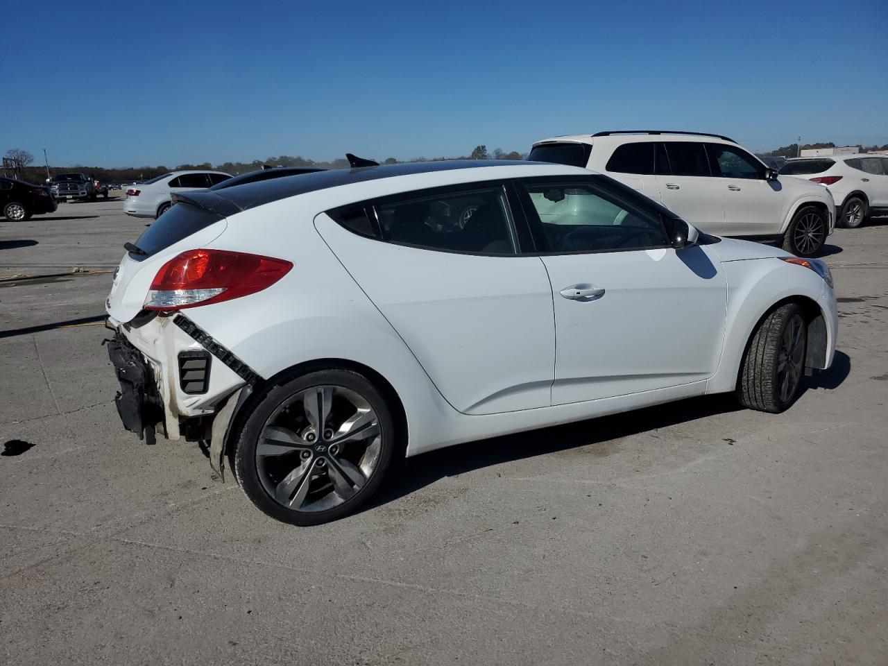 2017 Hyundai Veloster - Image 3
