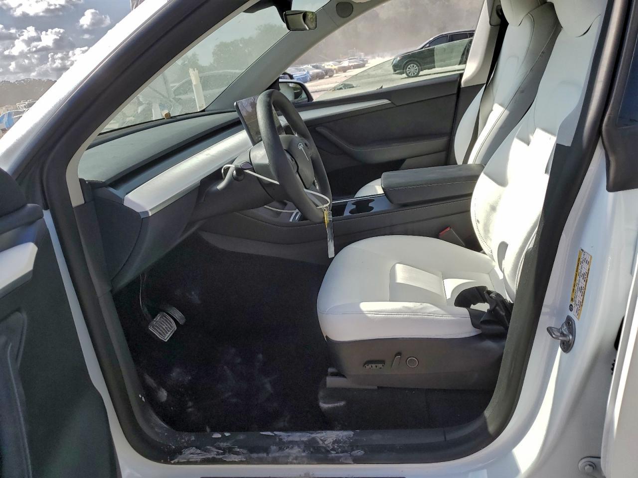 2023 Tesla Model Y - Фото 7