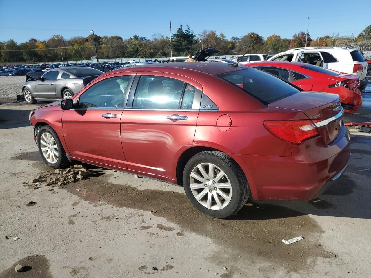 2014 Chrysler 200 Limited - Фото 2