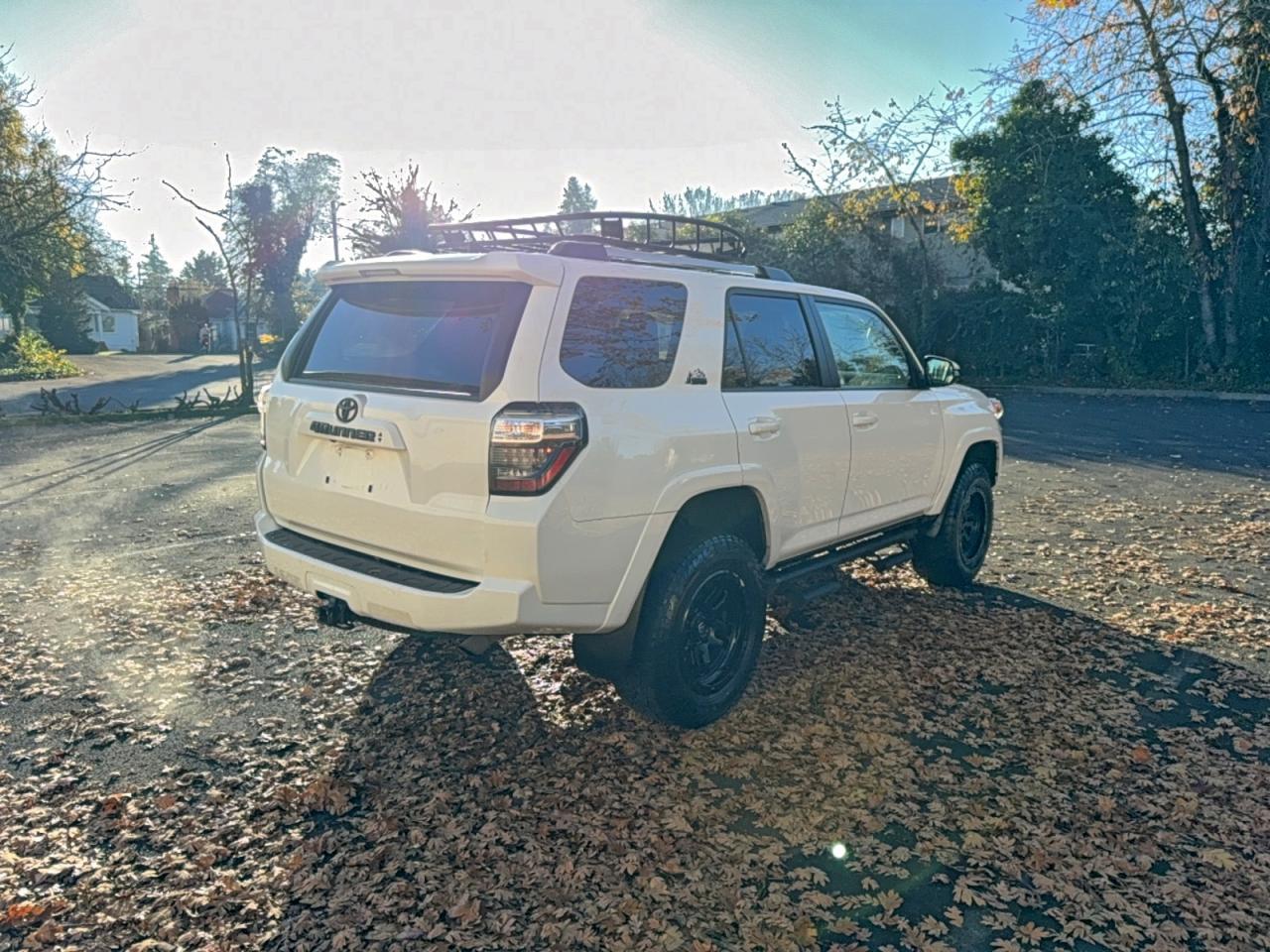2022 Toyota 4Runner Sr5/Sr5 Premium - Image 4