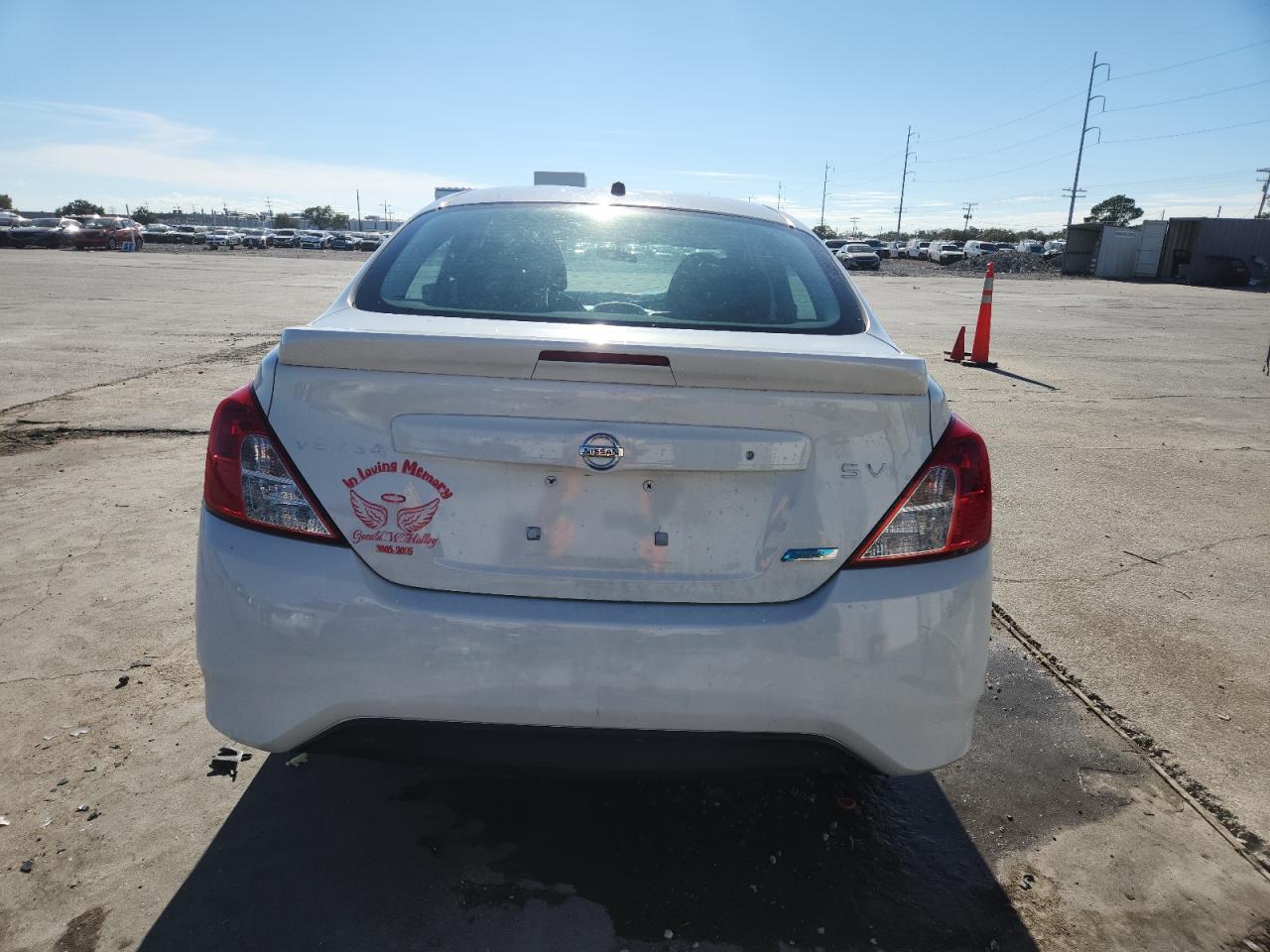 2016 Nissan Versa S - Фото 6