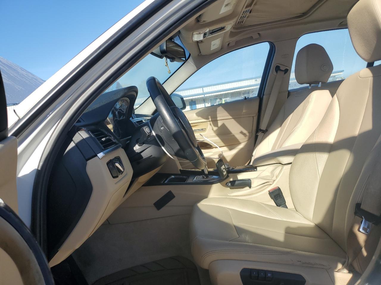 2015 BMW 320 I - Image 7