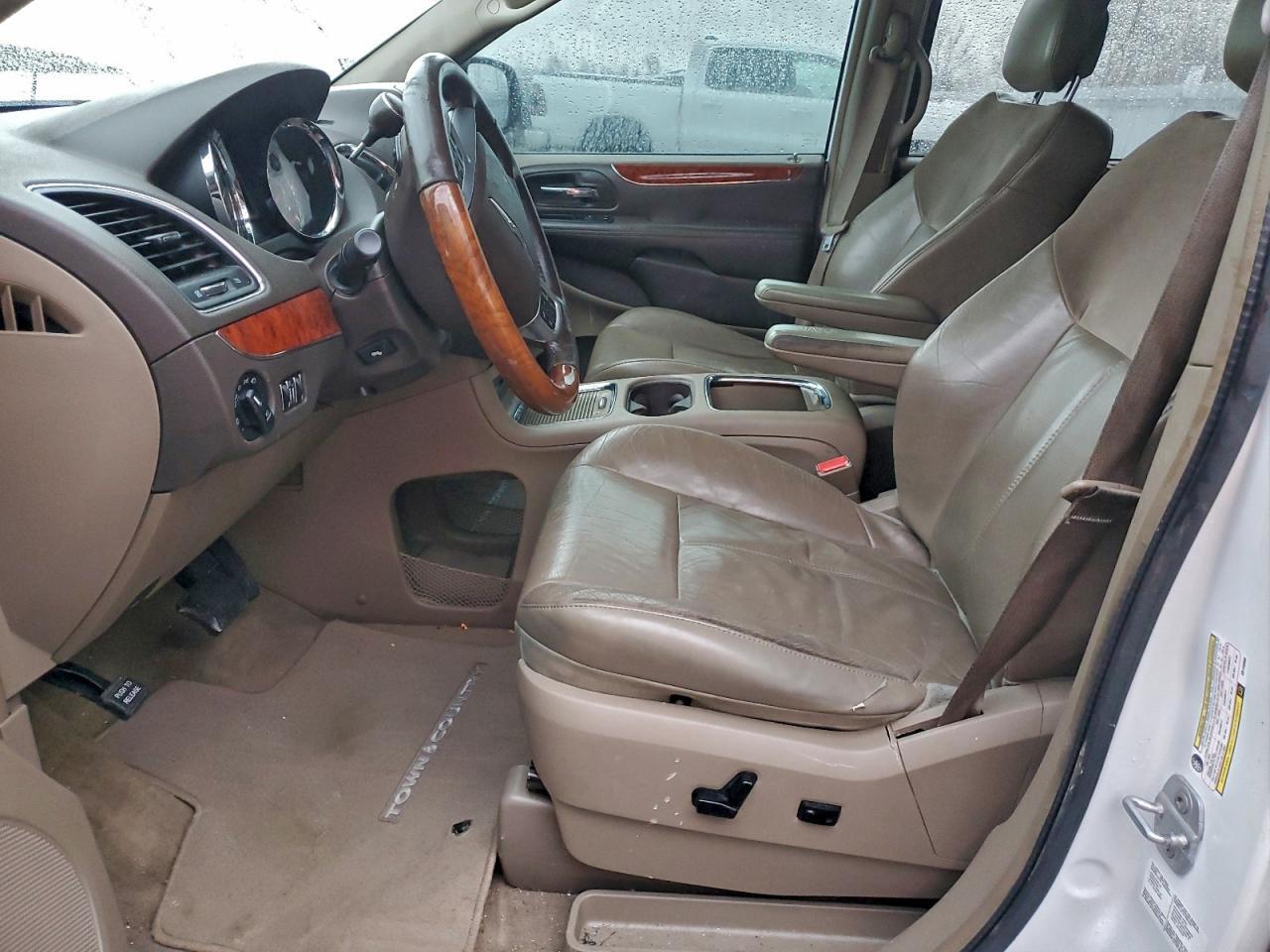 2014 Chrysler Town & Country Limited - Фото 7