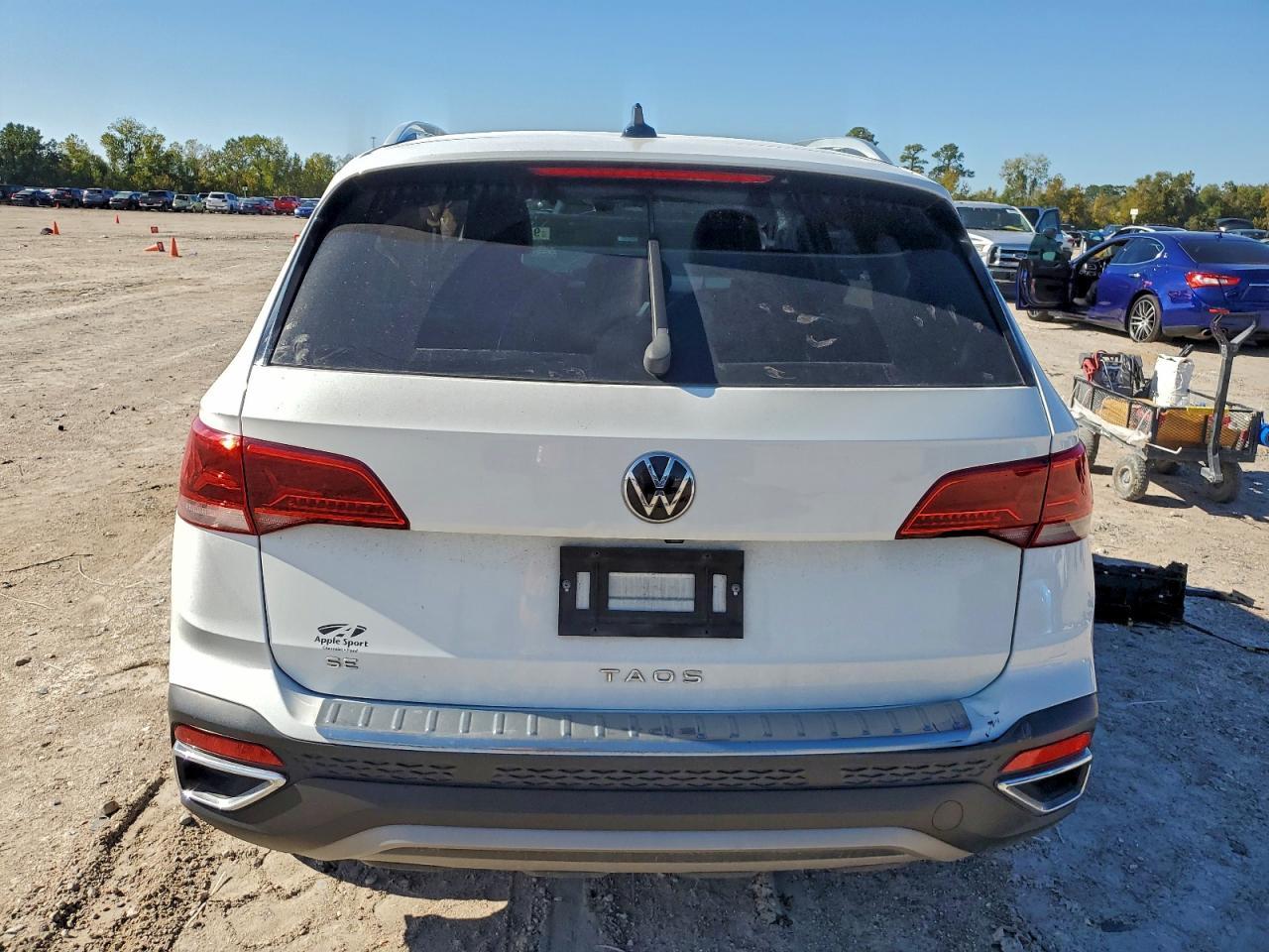 2022 Volkswagen Taos Se - Image 6