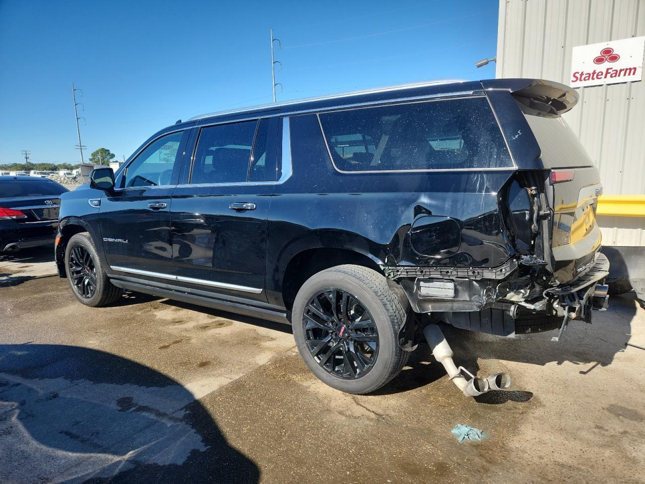2023 GMC Yukon Xl Denali - Фото 2