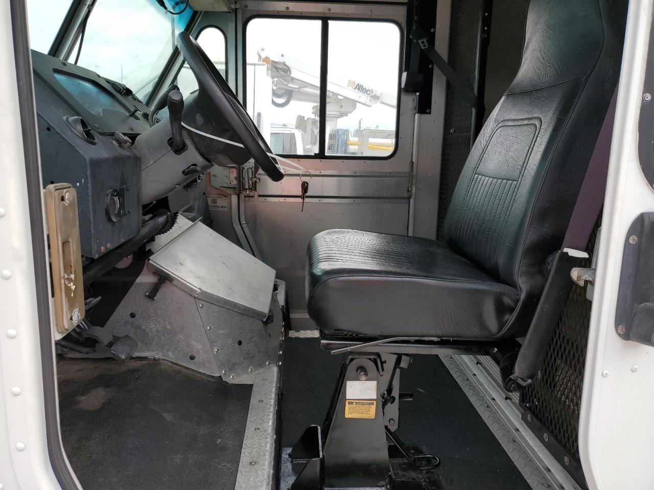 2016 Ford E350 Delivery Van - Фото 7