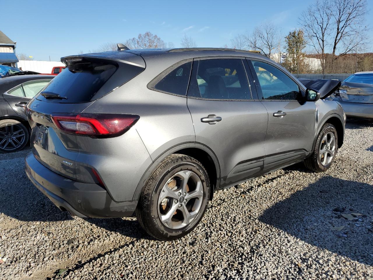 2025 Ford Escape St Line Select - Image 3