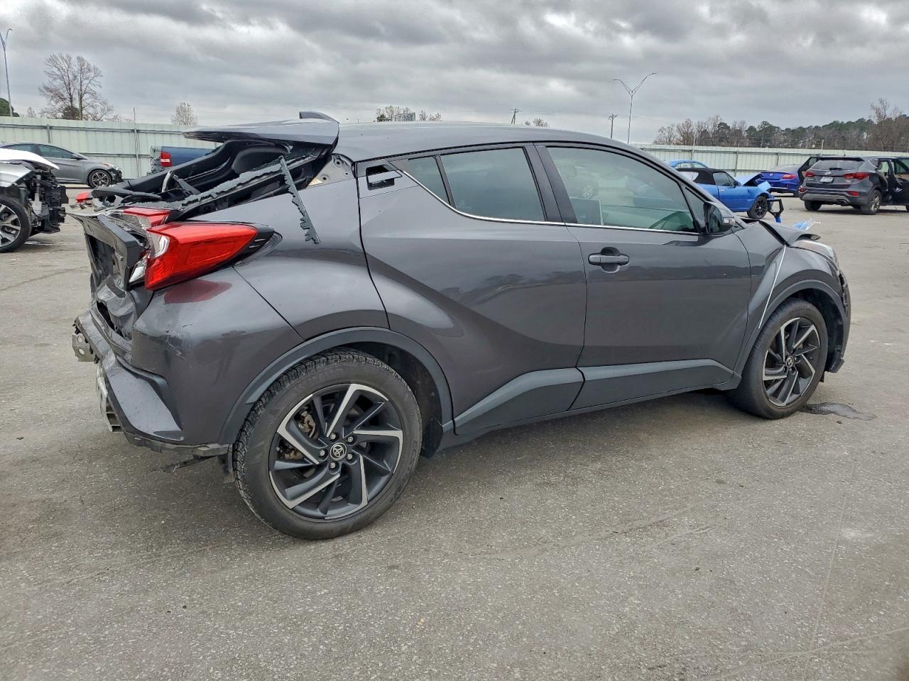 2022 Toyota C-Hr Xle - Фото 3