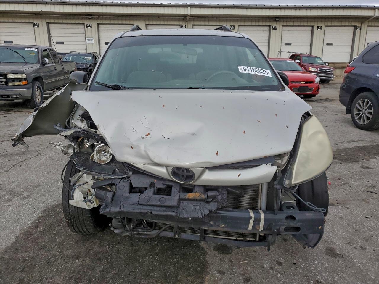 2010 Toyota Sienna Ce - Image 5