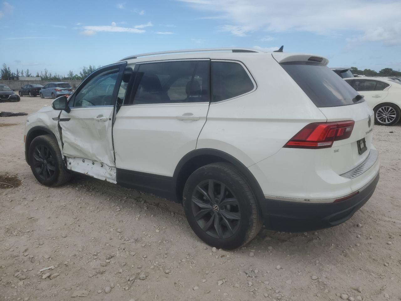 2023 Volkswagen Tiguan Se - Image 2