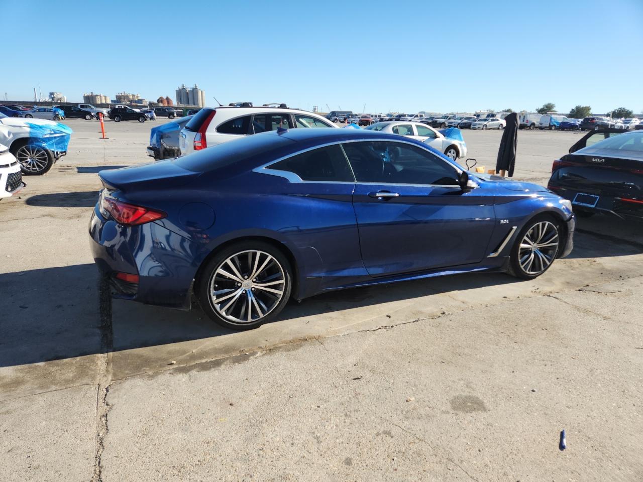 2017 Infiniti Q60 Premium - Фото 3