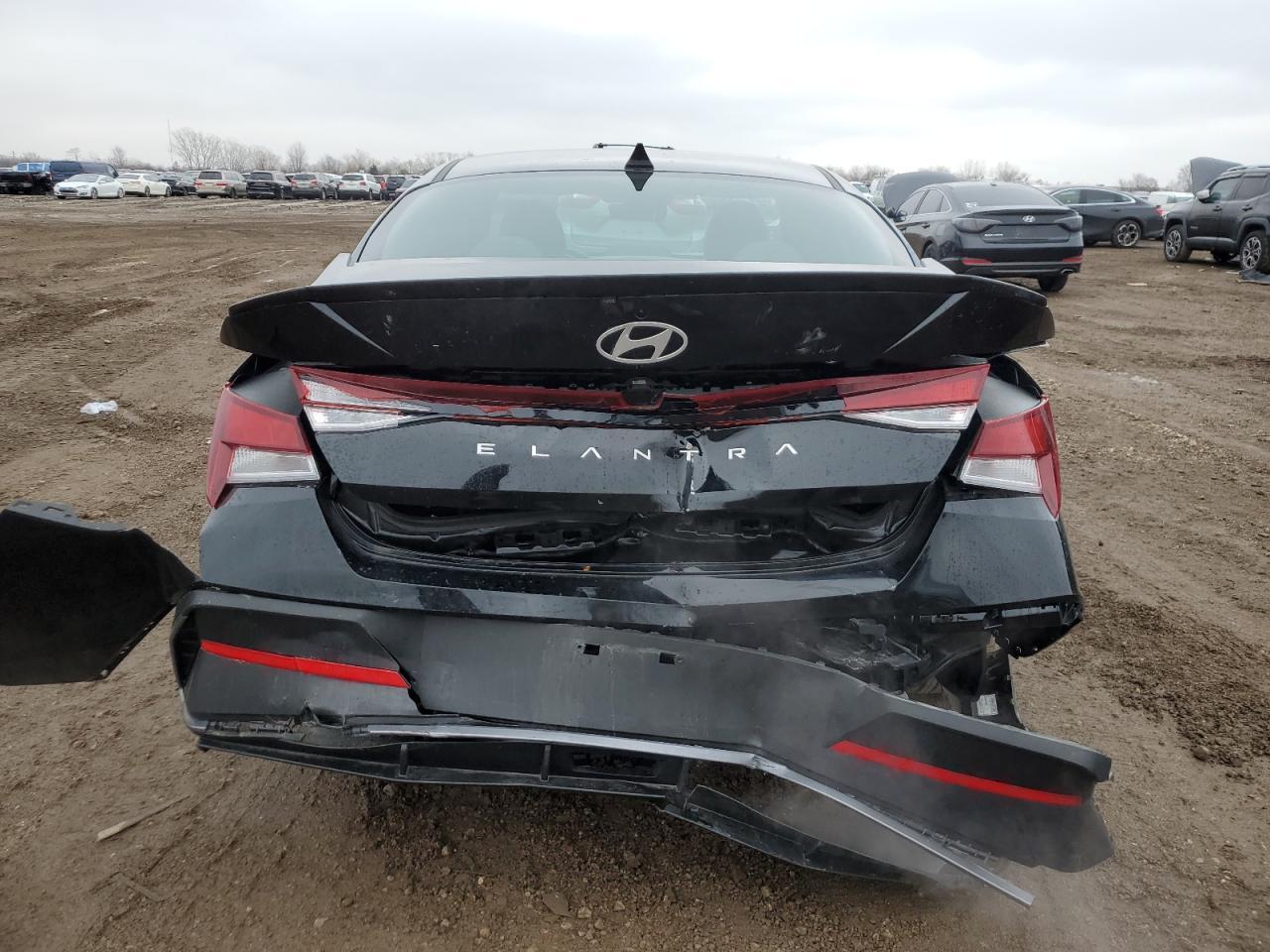 2025 Hyundai Elantra Sel Sport - Image 6