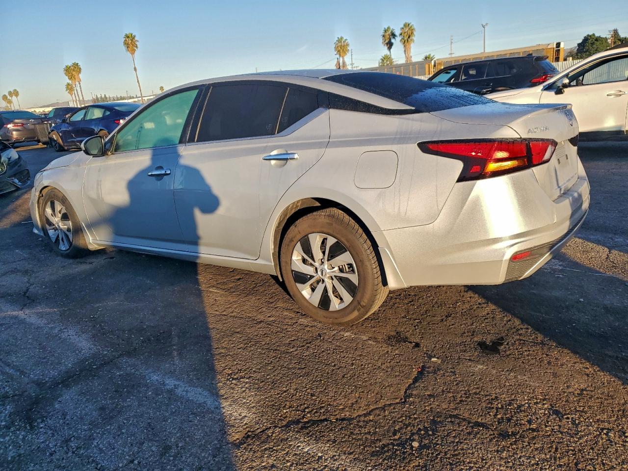 2022 Nissan Altima S - Image 2