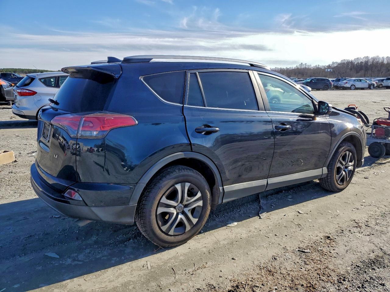 2017 Toyota Rav4 Le - Фото 3