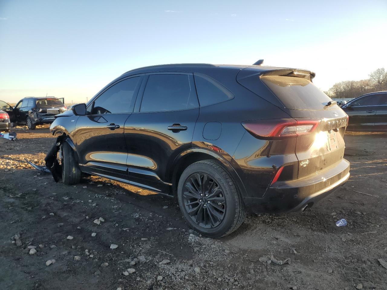 2025 Ford Escape St Line Elite - Фото 2