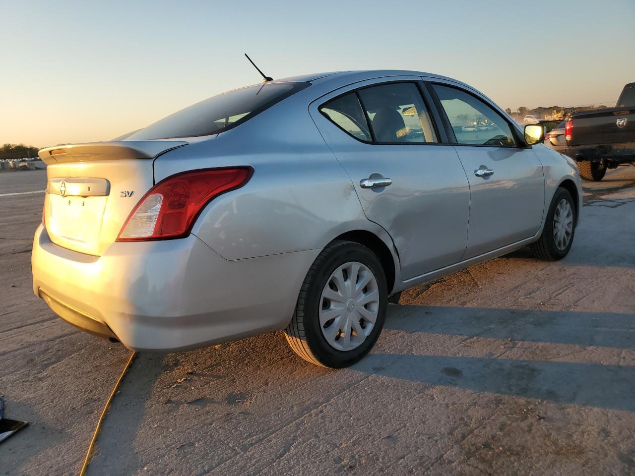 2018 Nissan Versa S - Image 3