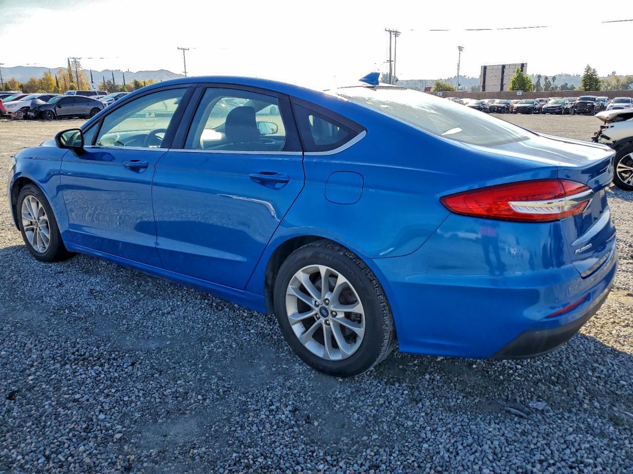 2019 Ford Fusion Se - Фото 2
