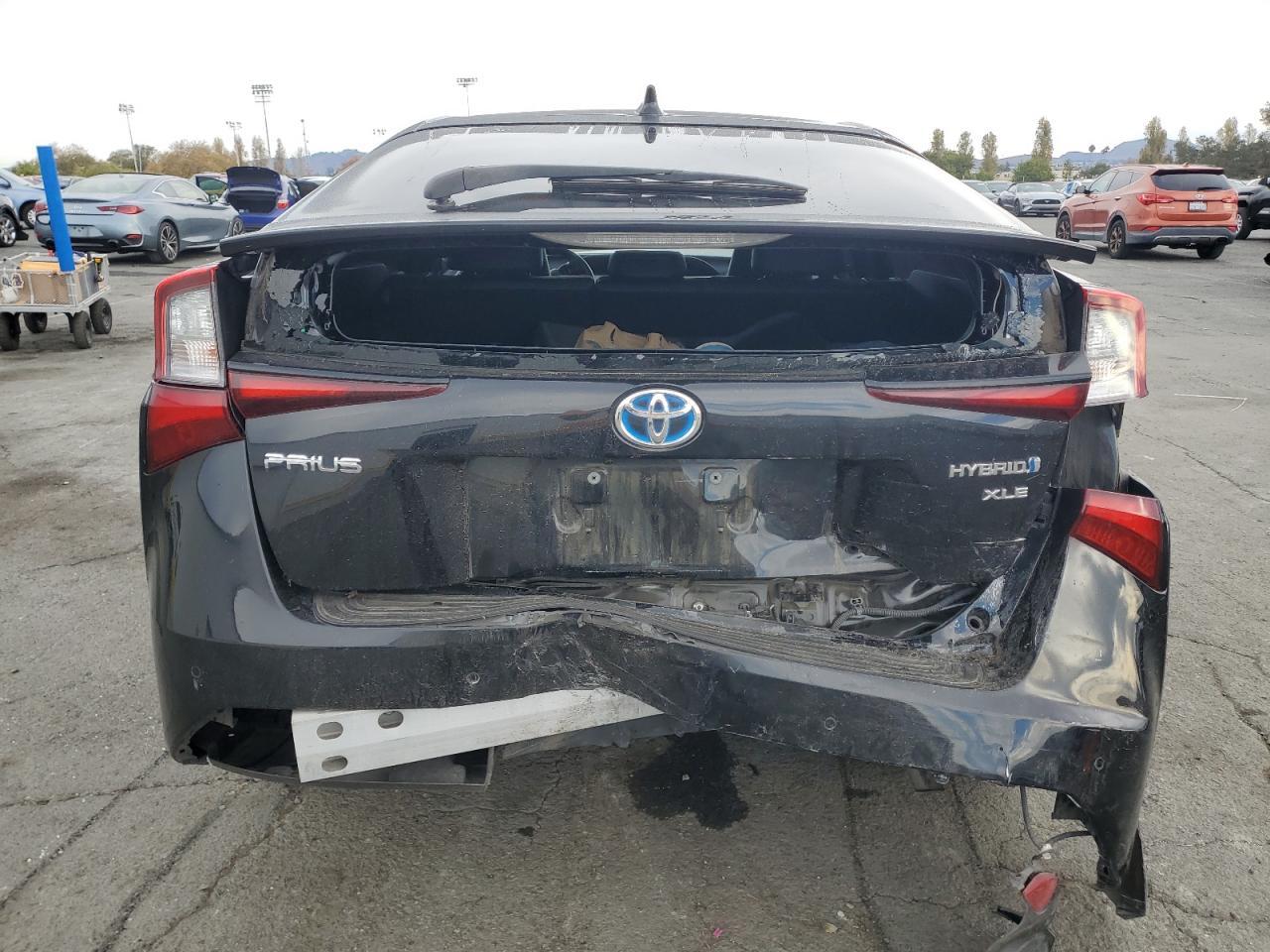 2022 Toyota Prius Night Shade - Фото 6