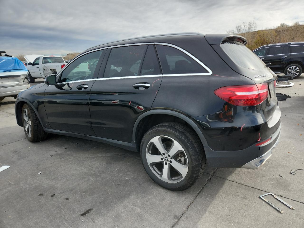 2017 Mercedes-Benz Glc 300 4Matic - Фото 2