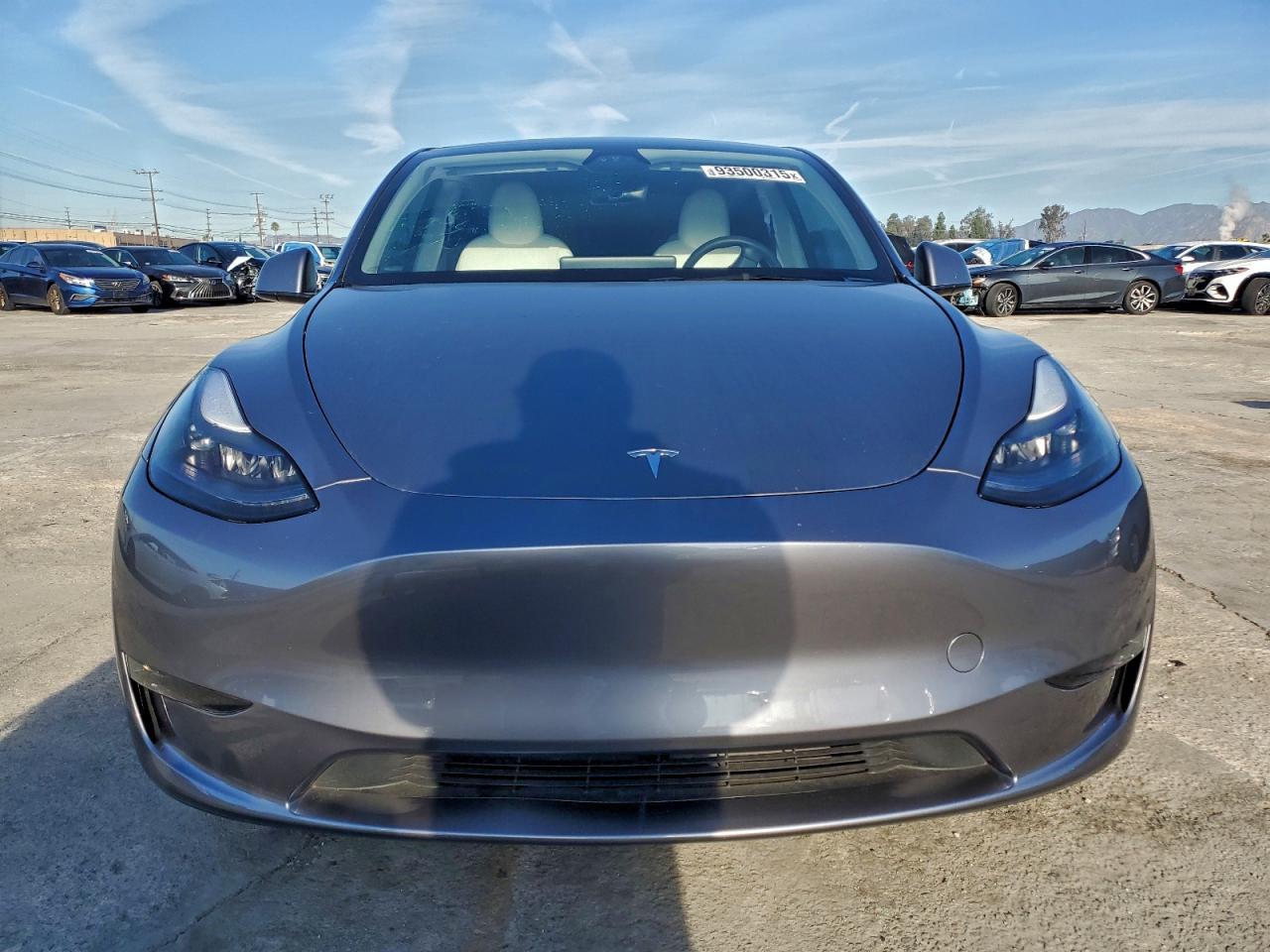 2025 Tesla Model Y - Фото 5