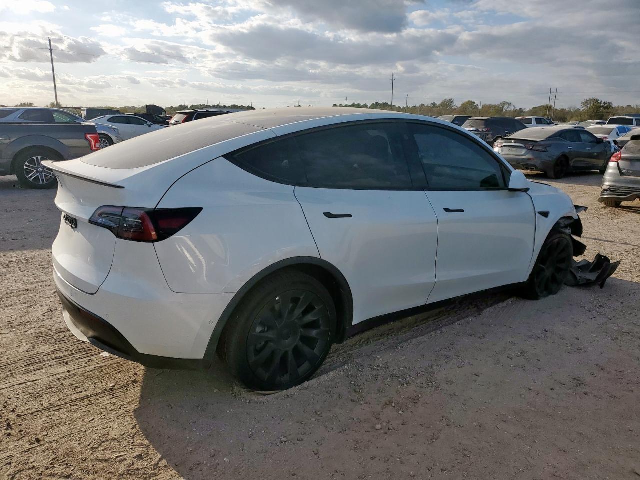 2022 Tesla Model Y - Image 3