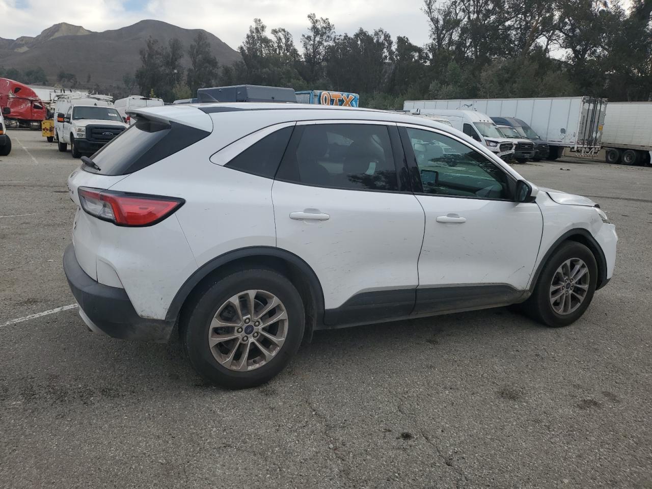 2021 Ford Escape Se - Фото 3