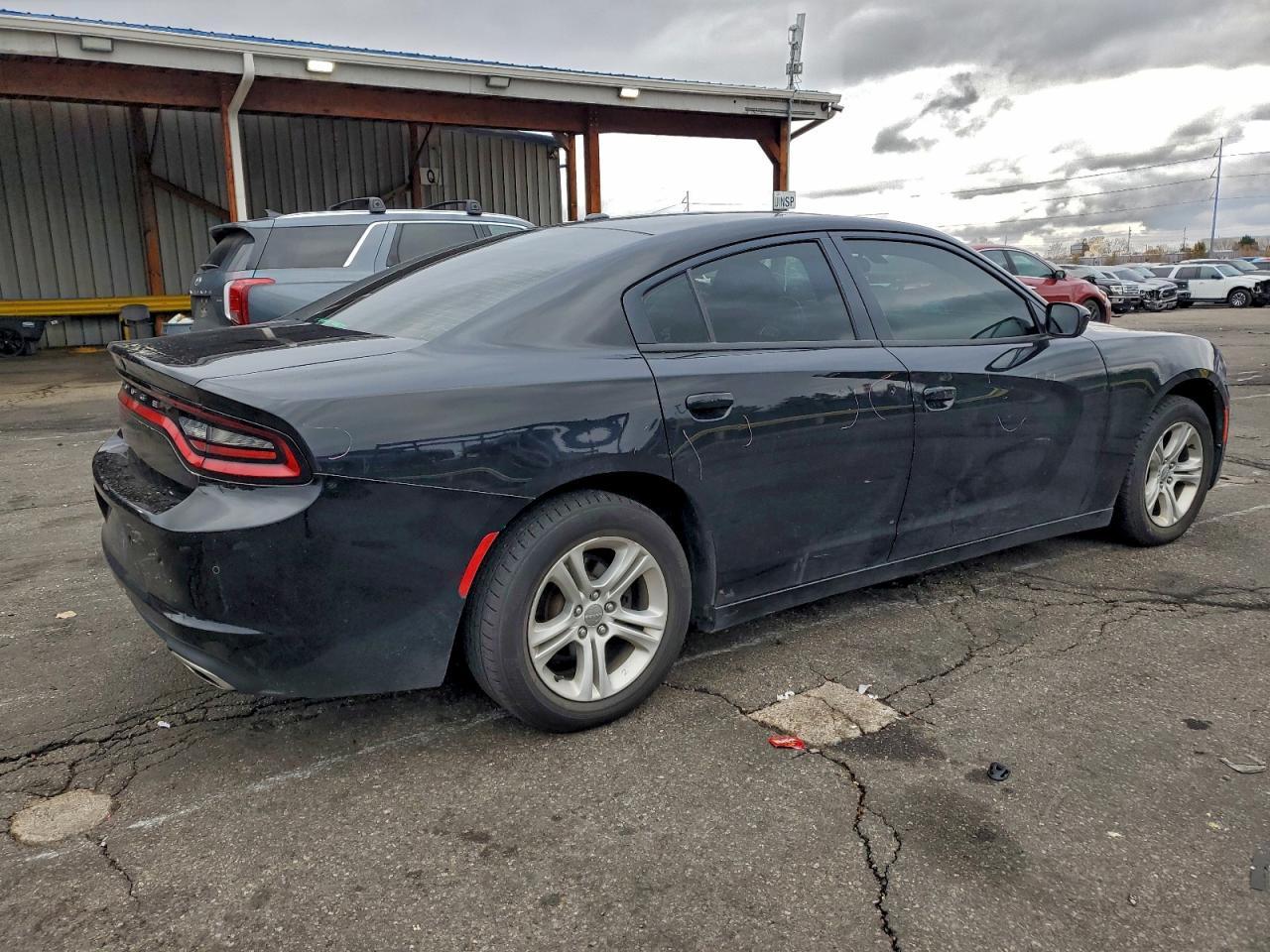 2020 Dodge Charger Sxt - Фото 3