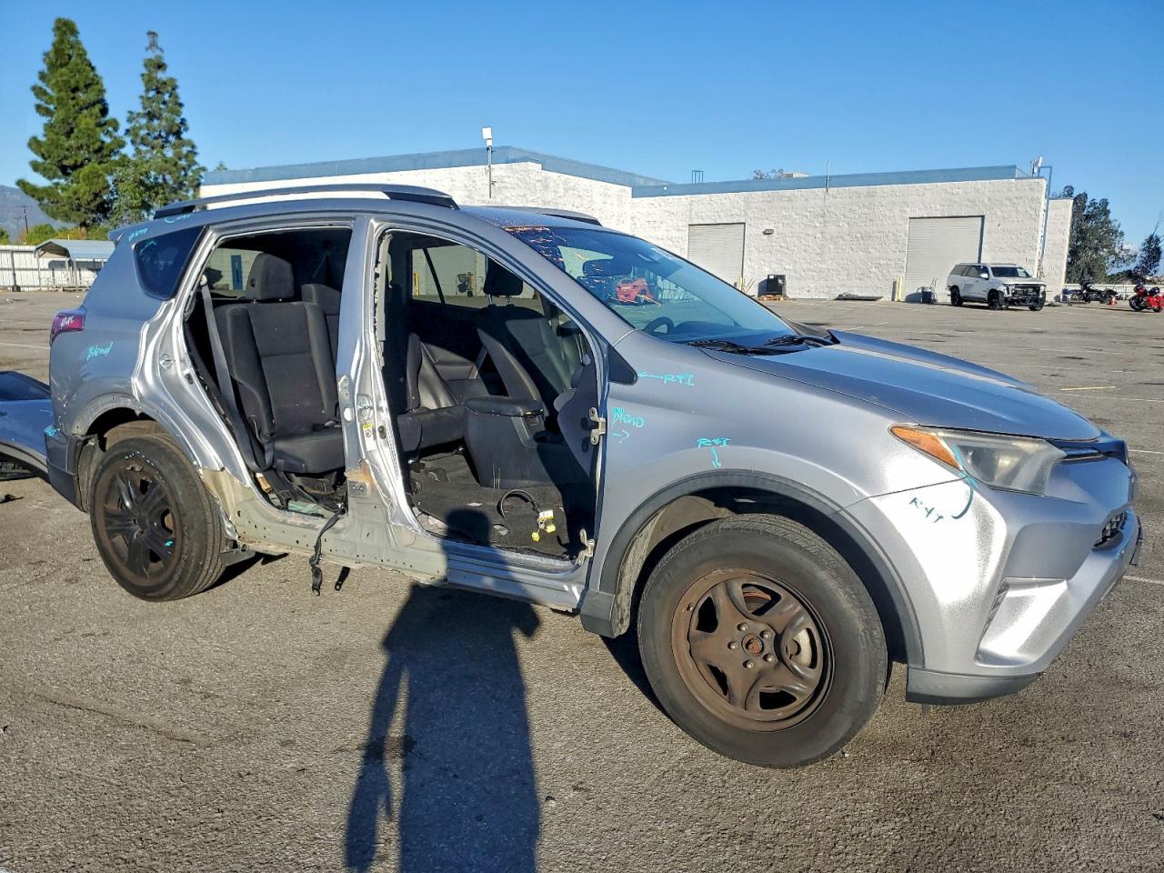 2017 Toyota Rav4 - Image 4
