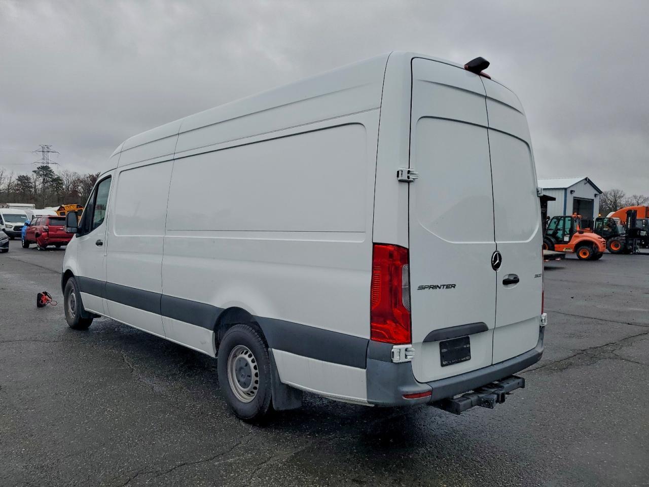 2022 Mercedes Benz Sprinter 2500 Delivery Van - Фото 2