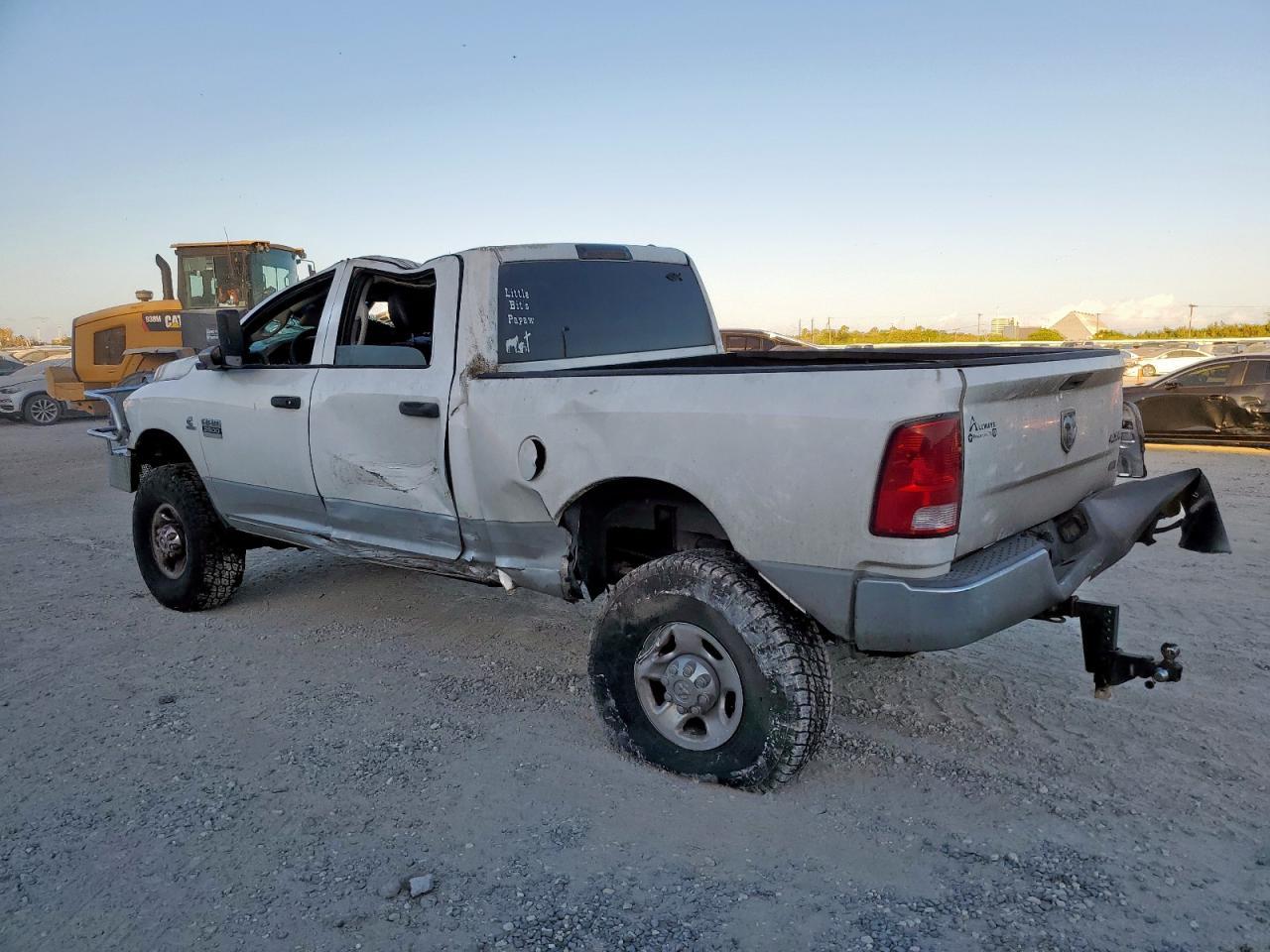 2012 Dodge Ram 2500 St - Фото 2