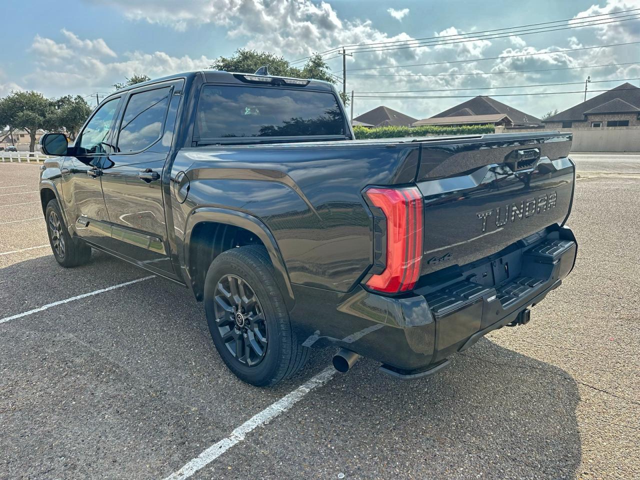 2022 Toyota Tundra Crewmax Platinum - Фото 3