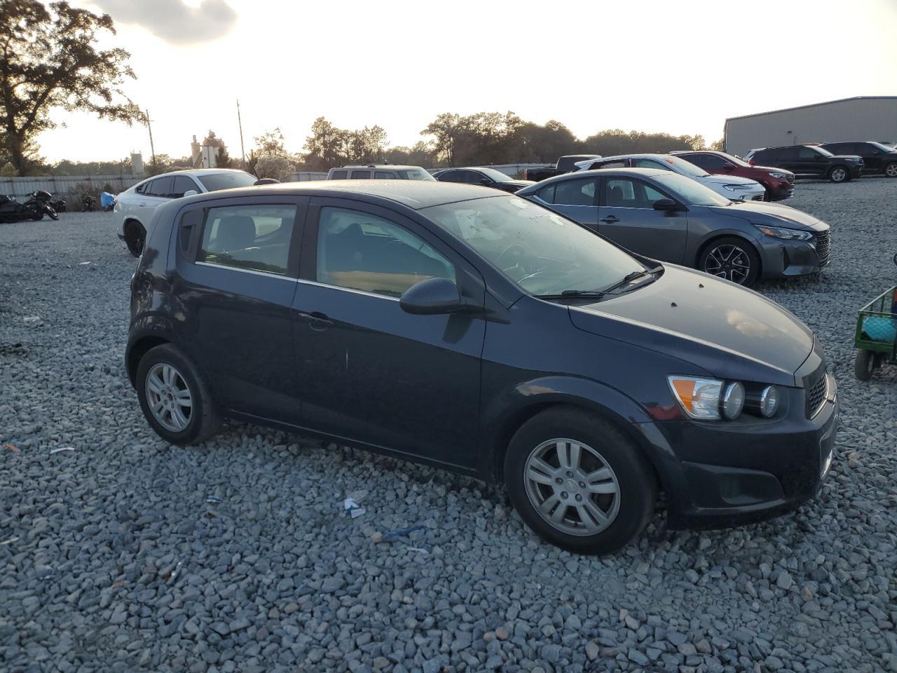 2016 Chevrolet Sonic Lt - Фото 4