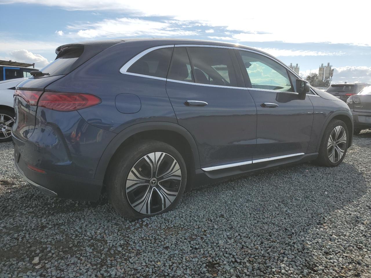 2023 Mercedes-Benz Eqe Suv 350+ - Фото 3